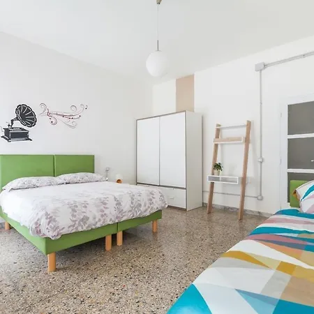 Vino E Vinili Bed & Breakfast Rome